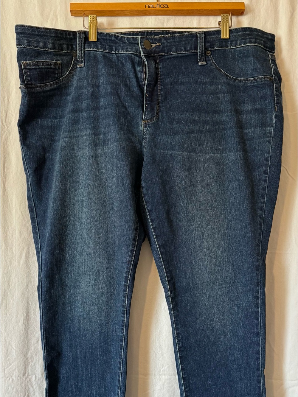 Universal Thread Women's Dark Wash Skinny Jeans - size 20